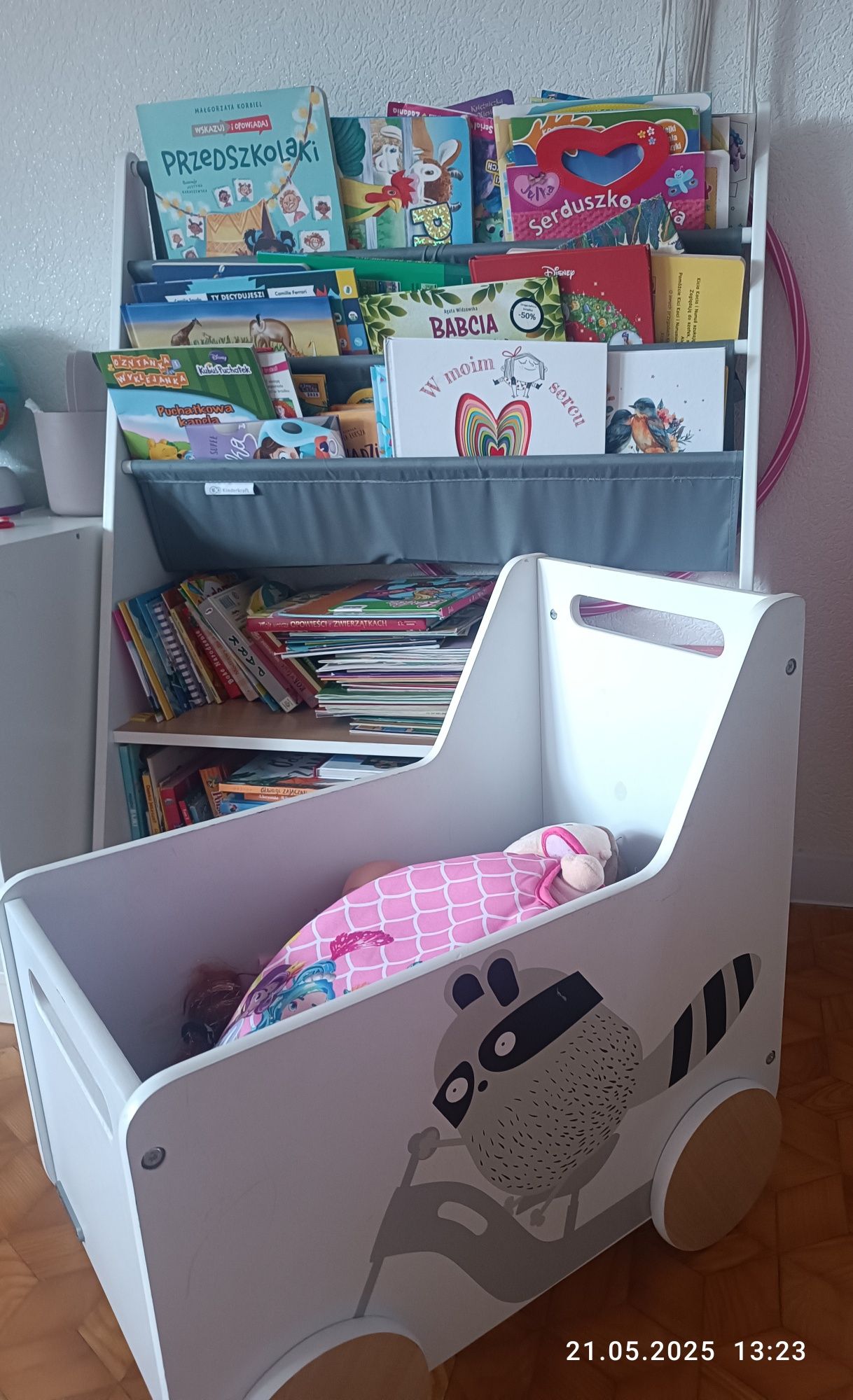 Zestaw biblioteczka na książki plus skrzynia