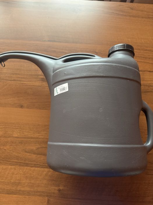 Konewka z zakrętką