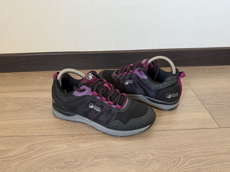 Трекінгові кросівки North Ridge 40 розмір