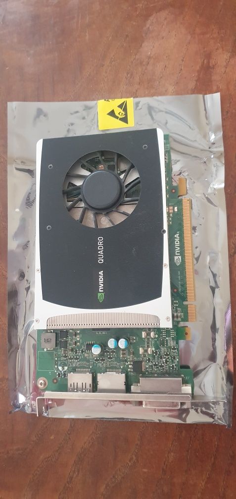 Placa gráfica Nvidia Quadro 2000
