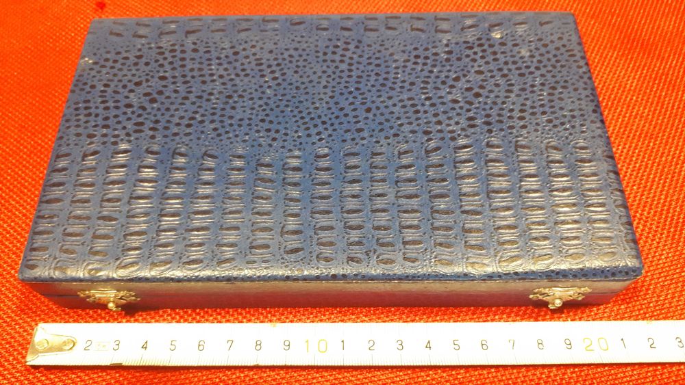 KIT de talheres em caixa