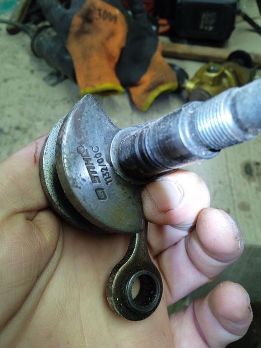 Продам колінвал щіль мс180