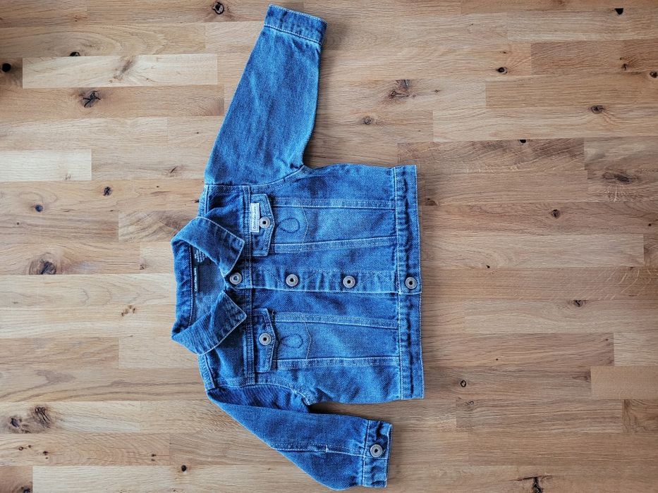 Kurtka jeansowa typu trucker dla niemowlaka Calvin Klein rozmiar 86