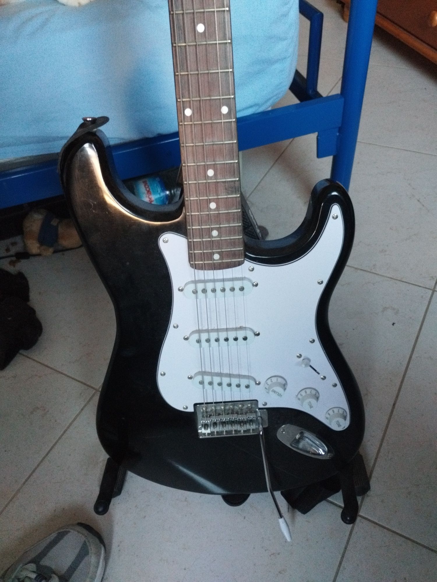 Guitarra elétrica e amplificador