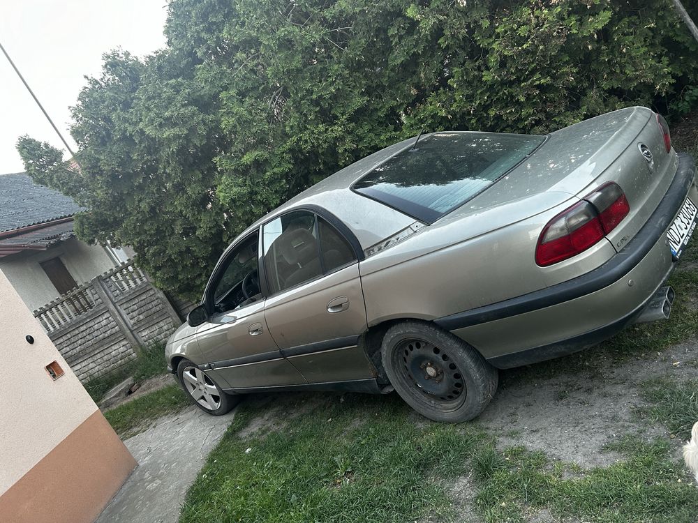 Opel omega 2,5 v6 manual ostre walki