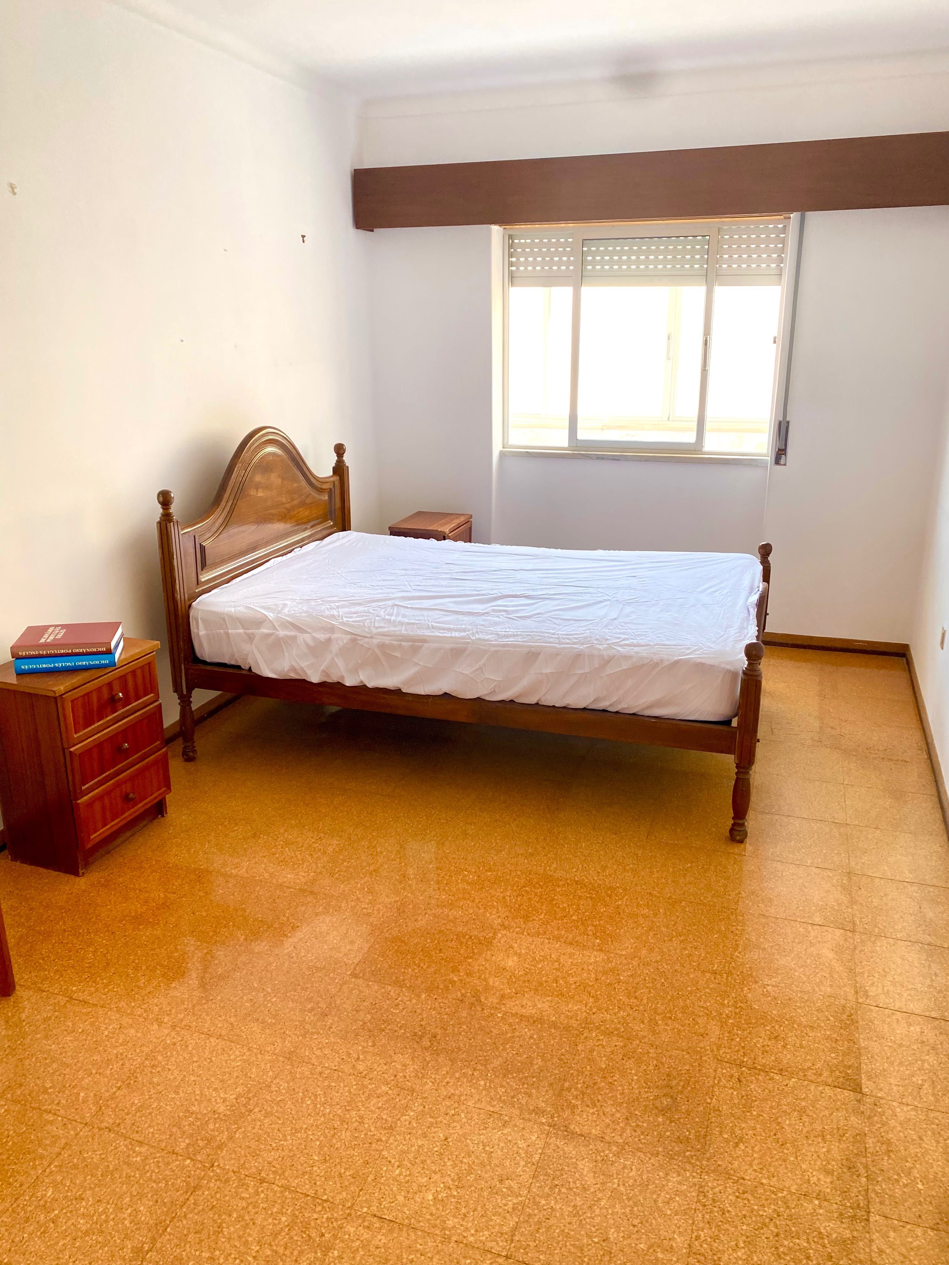 Quarto Mobilado para Alugar no Montijo – 25 min de Lisboa