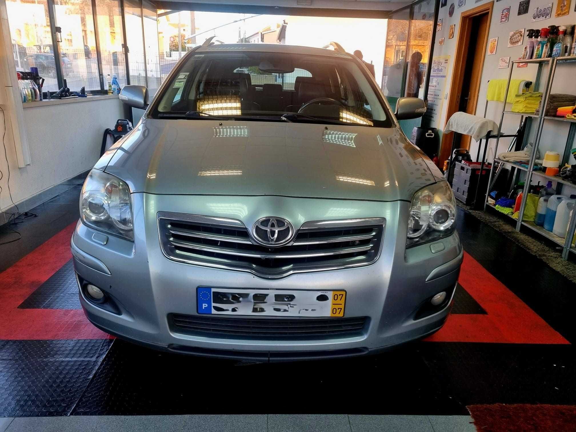 Toyota Avensis SW 2.2 DCAT T25 177 cv