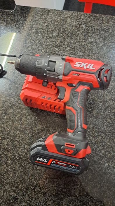 Aparafusadora/Berbequim SKIL 20V

Aparafusad