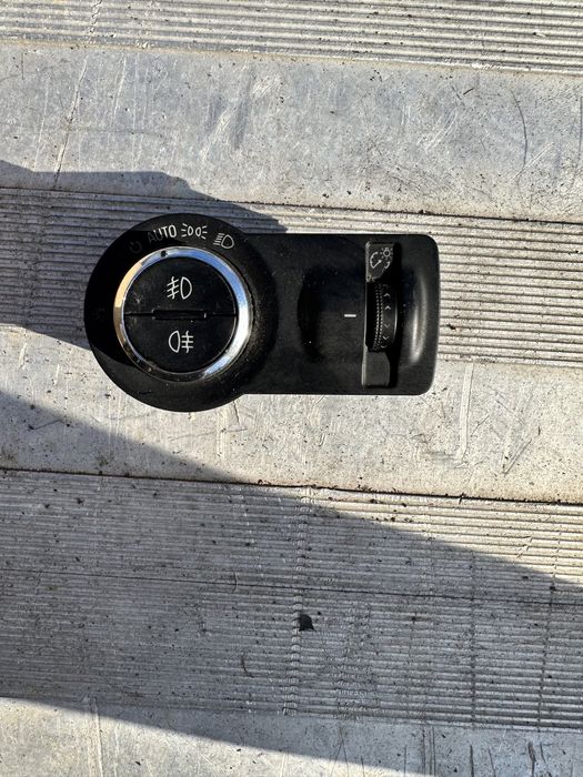 Włącznik świateł Opel Insignia Insygnia