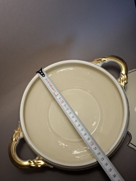 Duża porcelanowa waza na zupę ekri