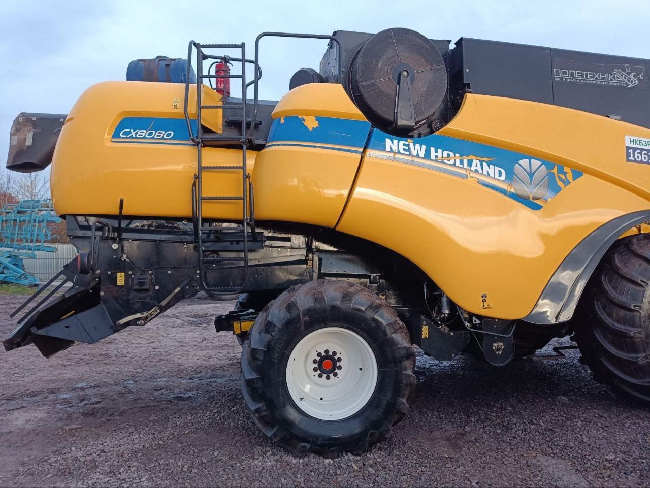 Комбайн New Holland CX8080