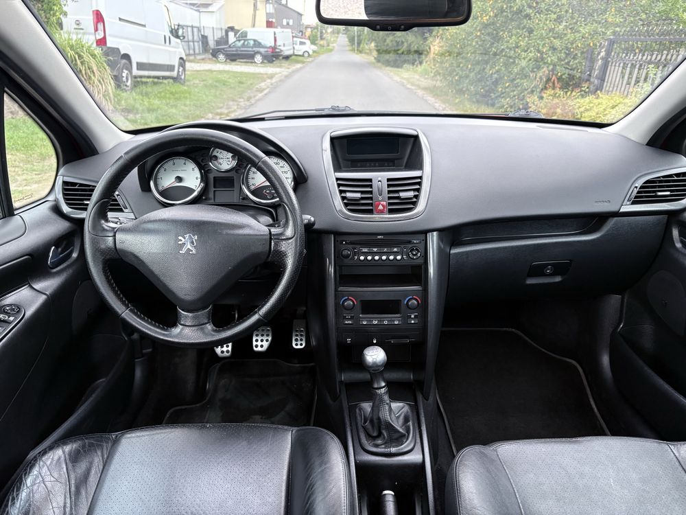 Peugeot 207_1.6 Turbo_150KM_Panorama_Bogate wyposazenie