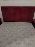 Cama em cerejeira em bom estado
