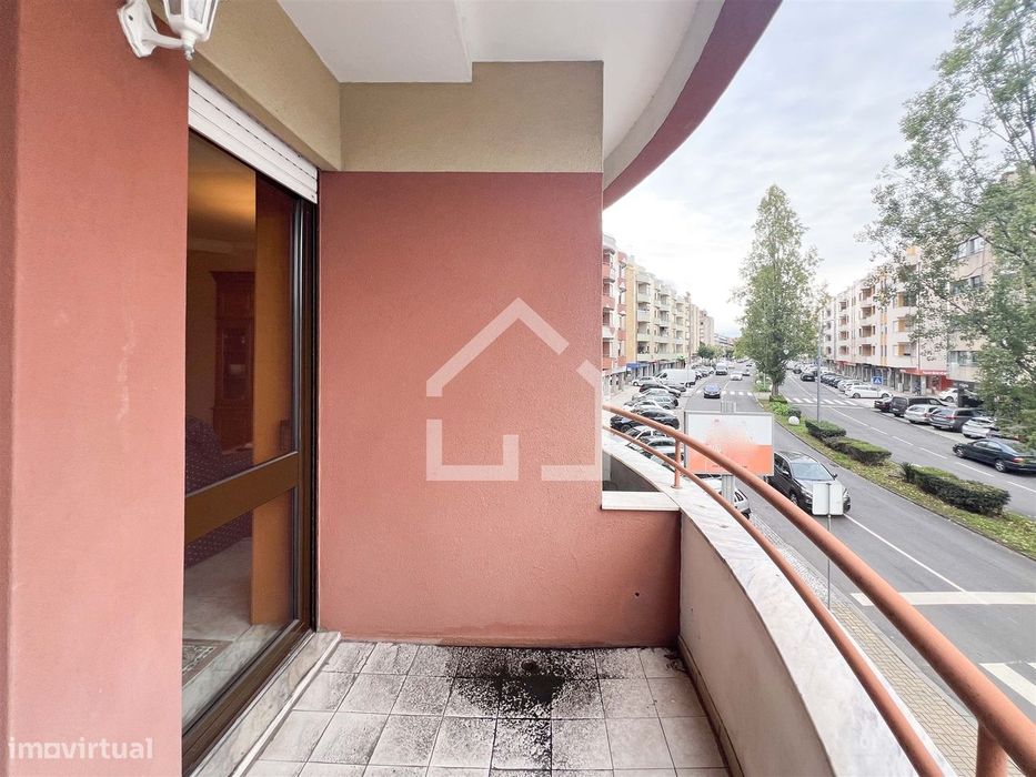 T3 com Terraço, em pleno centro Sta. M. Feira!