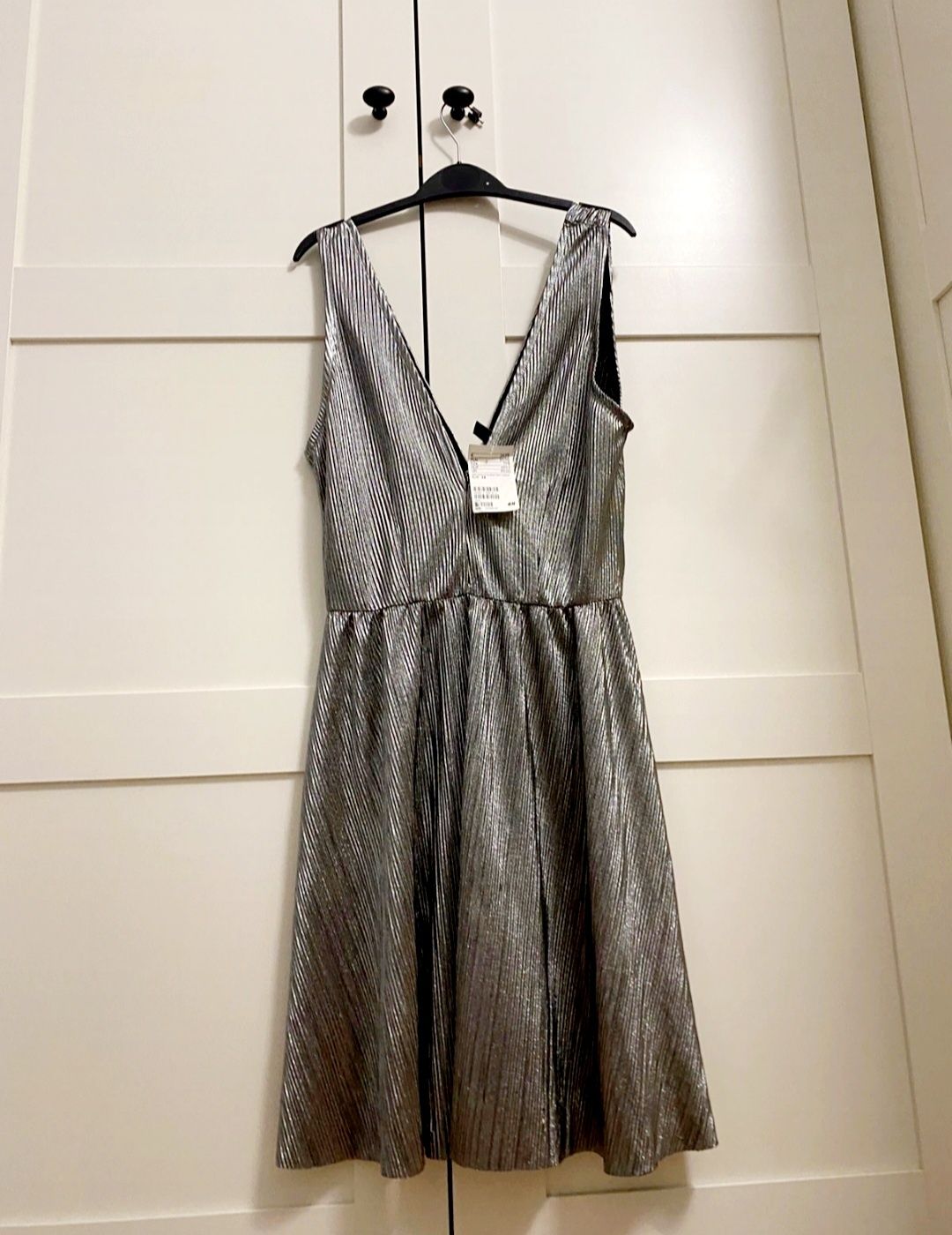 Nowa srebrna metaliczna błyszcząca sukienka na święta i sylwestra