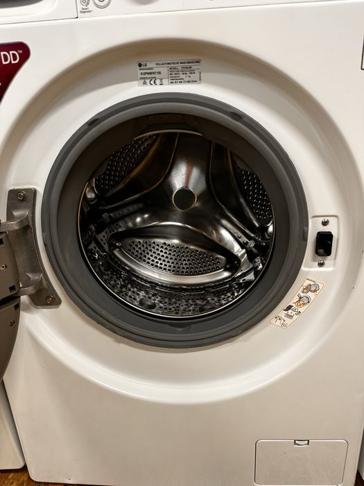 Пральна машина LG  F2V4SLIM7,привезена з Німеччини