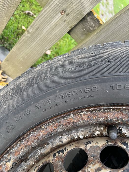 Opony zimowe  215/65 R16C koła Vw T5 goodyear cargo vector