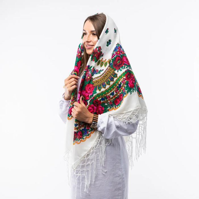 Хустка українська народна велика з тороками з френзлями хустина платок