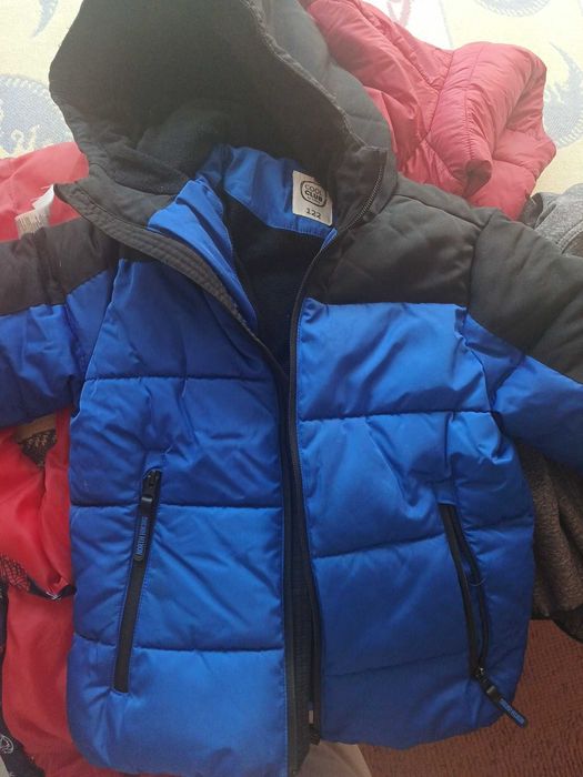 Sprzedam 3 kurtki r.122 chłopiec