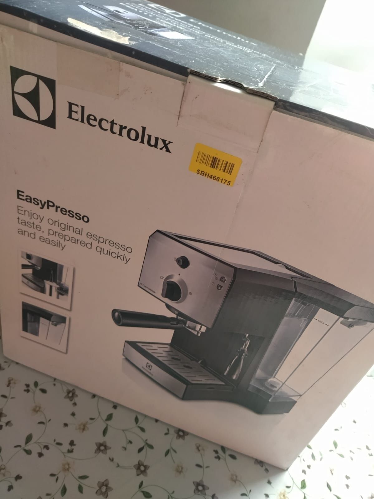 Кофемашина Electrolux EasyPresso EEA111