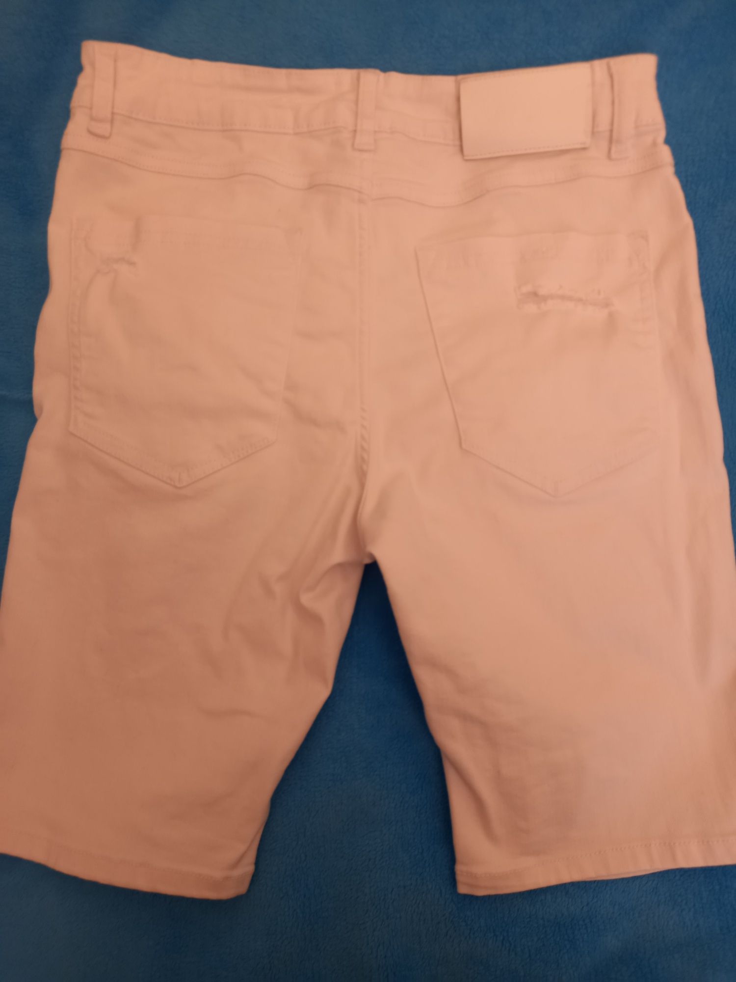 Super białe spodenki męskie Denim