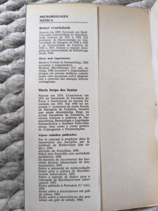 "Microbiologia Médica" de B. P. Marmon, R. Cruickshank e J. P. Duguid