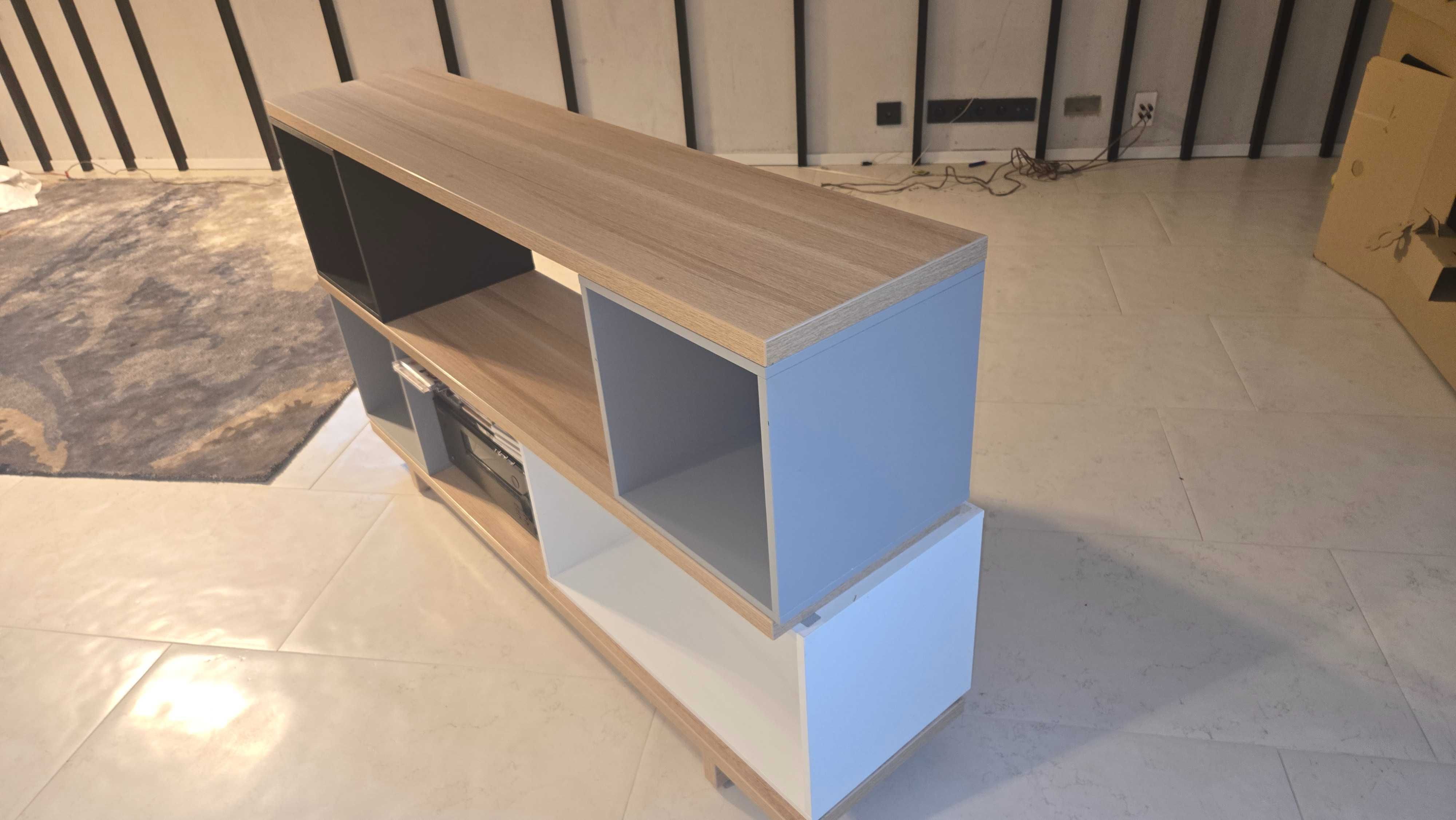 Meble VOX szafka RTV:  32cm szer x 82cm wys  x 138cm długości