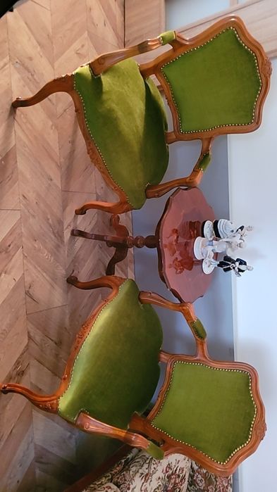 Fotel ludwik Filip z  litego drewna na sprezynach