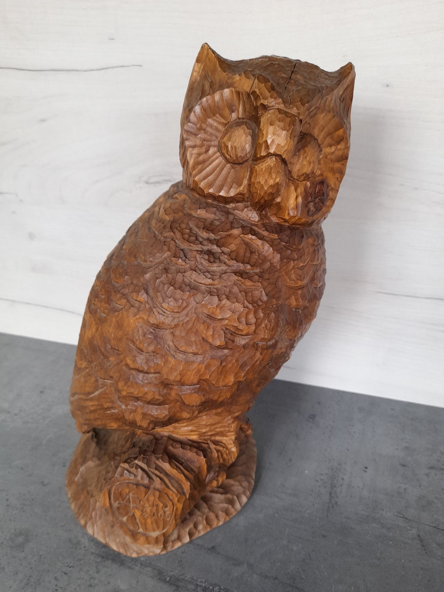 Sowa - rzeźba z drewna lipy wysoka 35cm. Las ptaki. Leśne ptaki