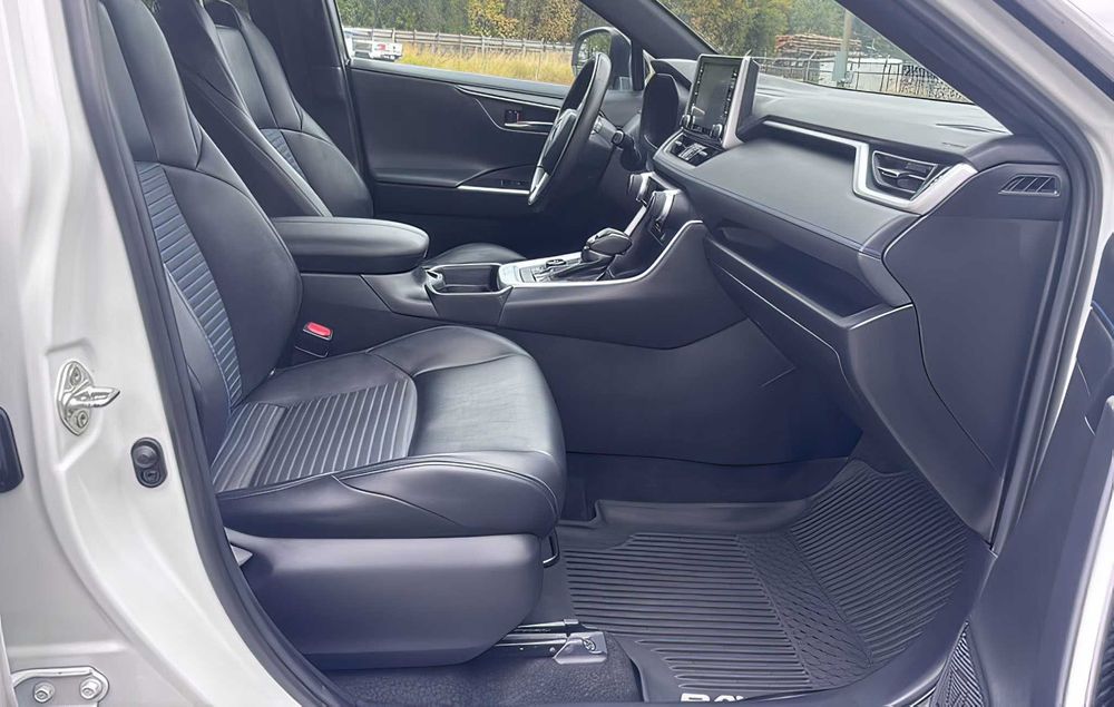 Toyota RAV4      2020