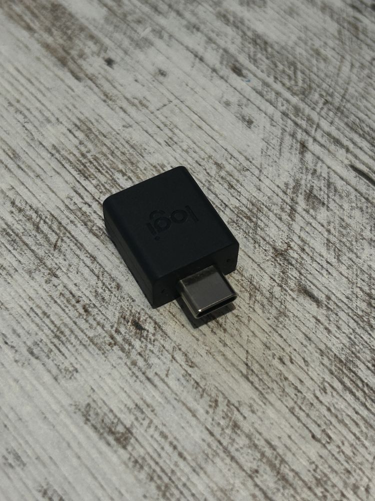 Оригінальний кабель Logitech / перехідник USB-C > USB-A