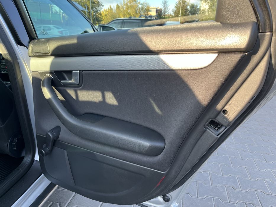 Audi A4 1.6 бензин