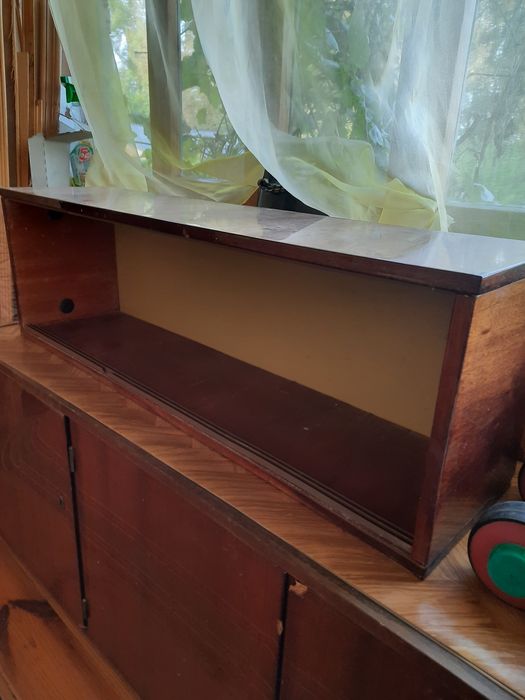 Полка книжная, навесная