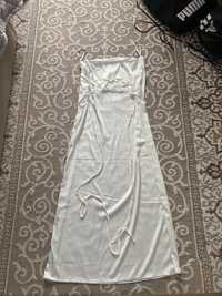 сукня атласна біла