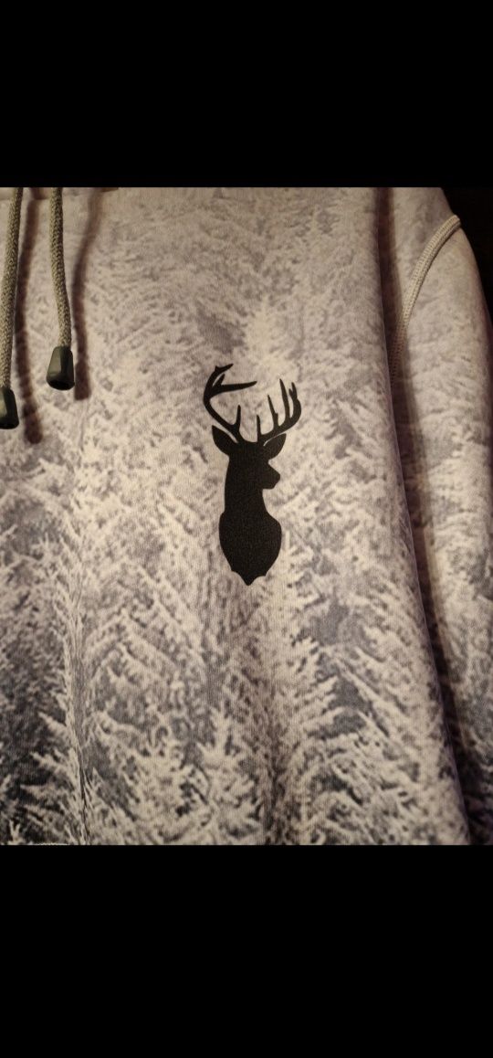 Bluza z motywem lasu