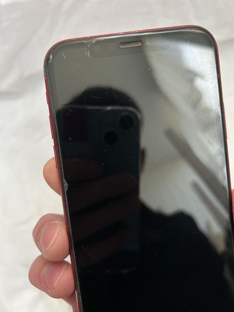 продаю iphone xr в нормальному стані