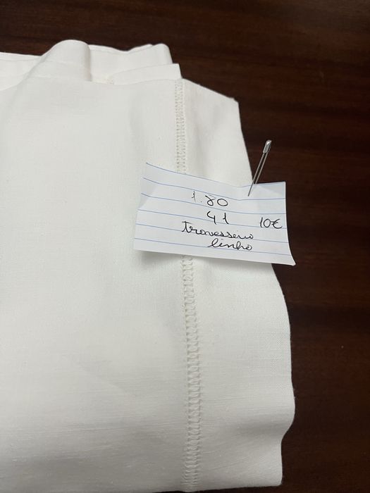 Travesseiro antigo em linho