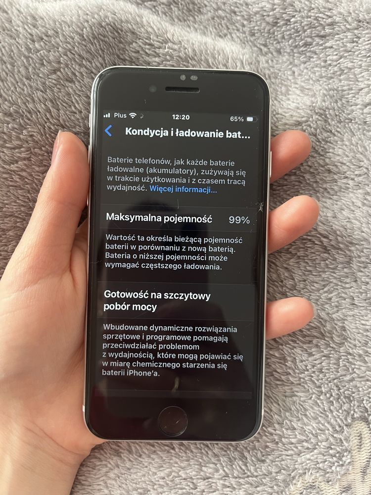 Używany Iphone SE 2020 64 GB biały (wymieniana bateria)