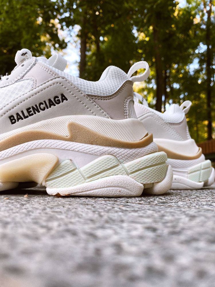 Buty Balenciaga Triple S blanc crema