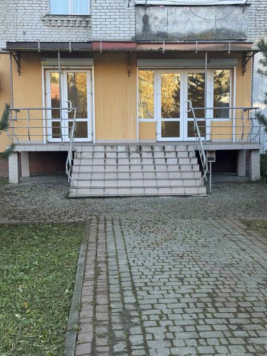 В центрі Кслуша комерційне приміщення