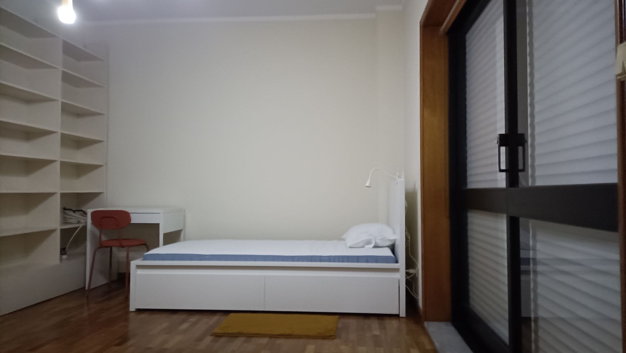 Quarto partilhado por dois estudantes, uma cama disponível, Ramalde -
