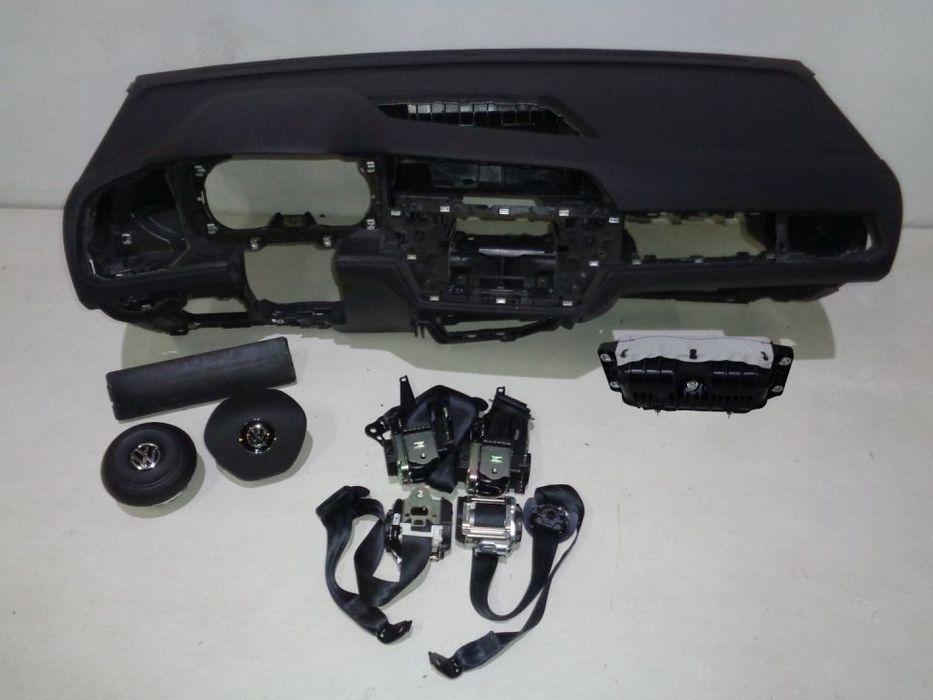 VOLKSWAGEN TOURAN 5T VW DESKA AIRBAG PASY KOMPLET