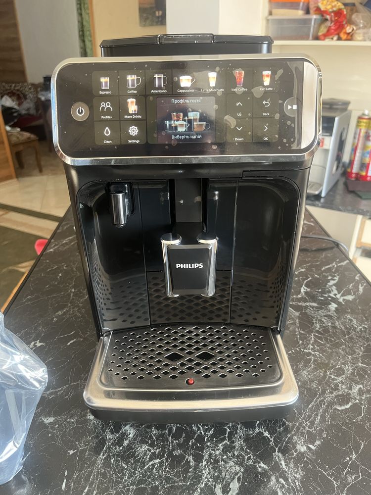 Кавомашина Philips 5500 series LatteGo