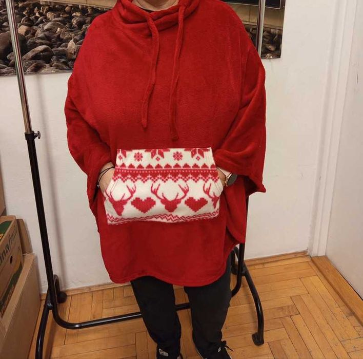 #763 Nowe ciepłe pluszowe ponczo damskie Avon