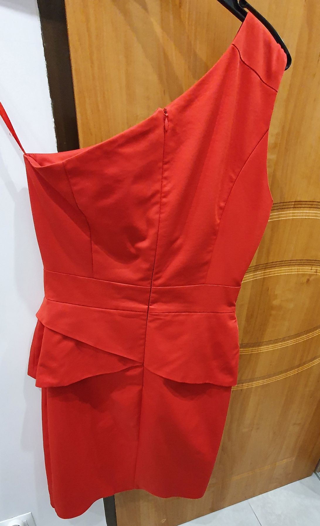 Czerwona sukienka na jedno ramię 38 M studniówka impreza wesele