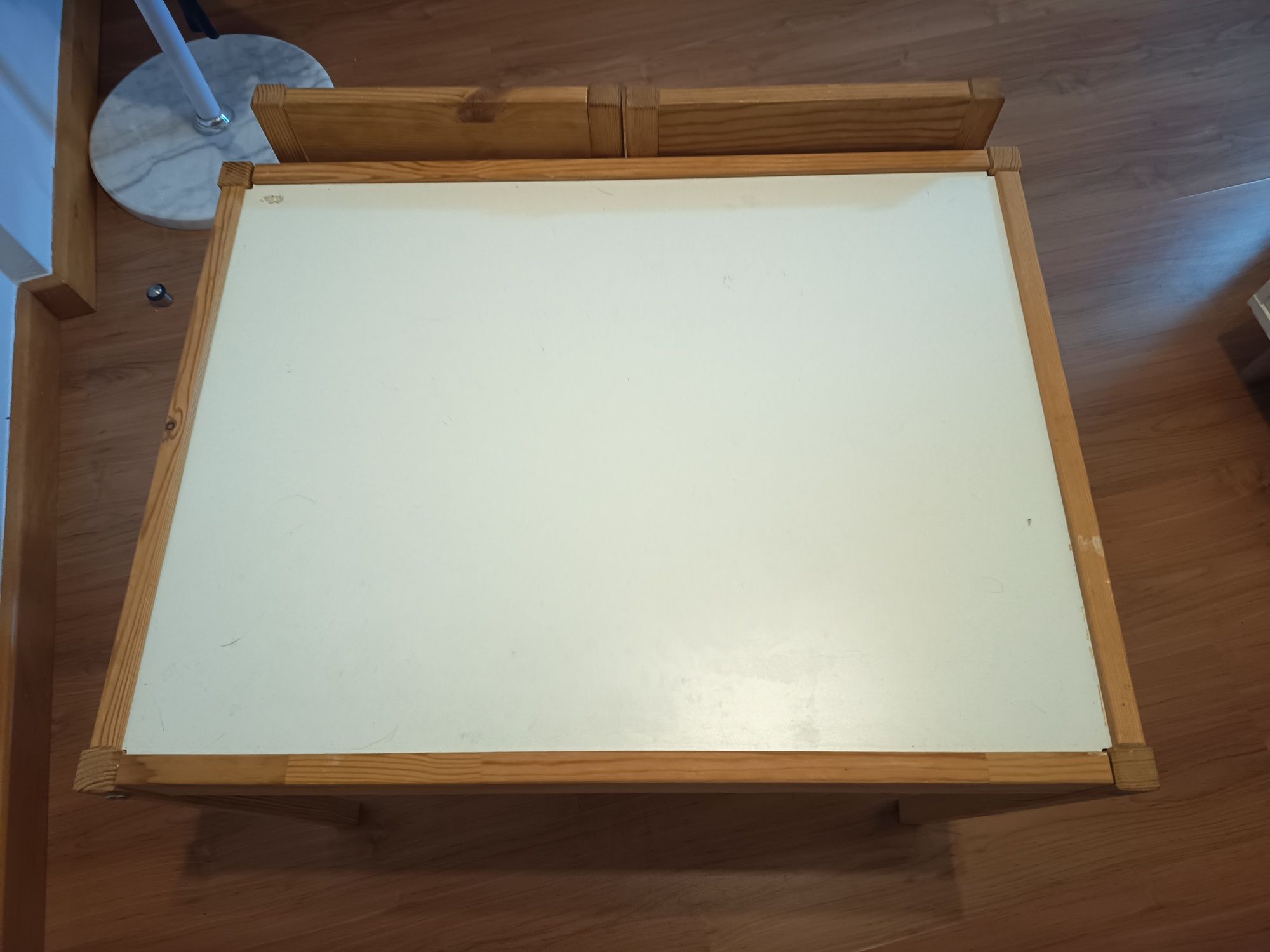 Mesa quarto criança