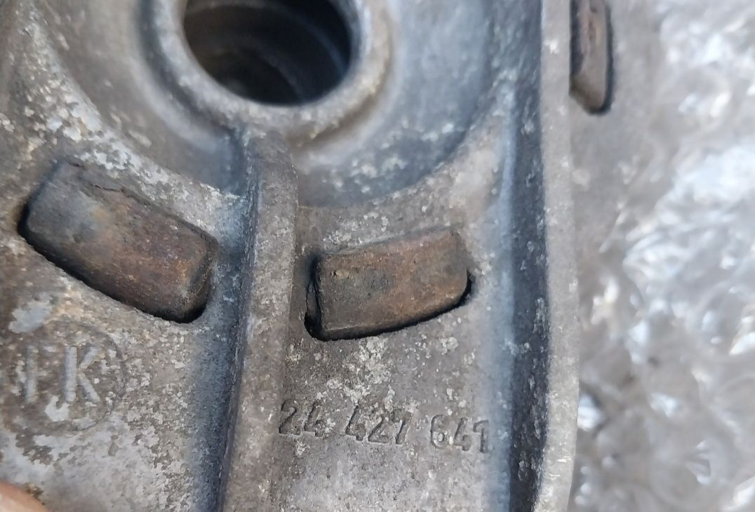 Подушка задня двигуна опель opel 1.9 cdti