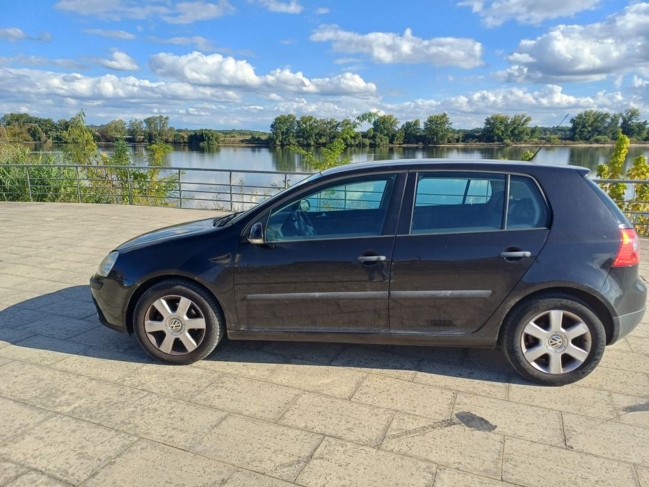 Volkswagen Golf V 1.4 FSI Gasolina – 2005 – 214.000 km