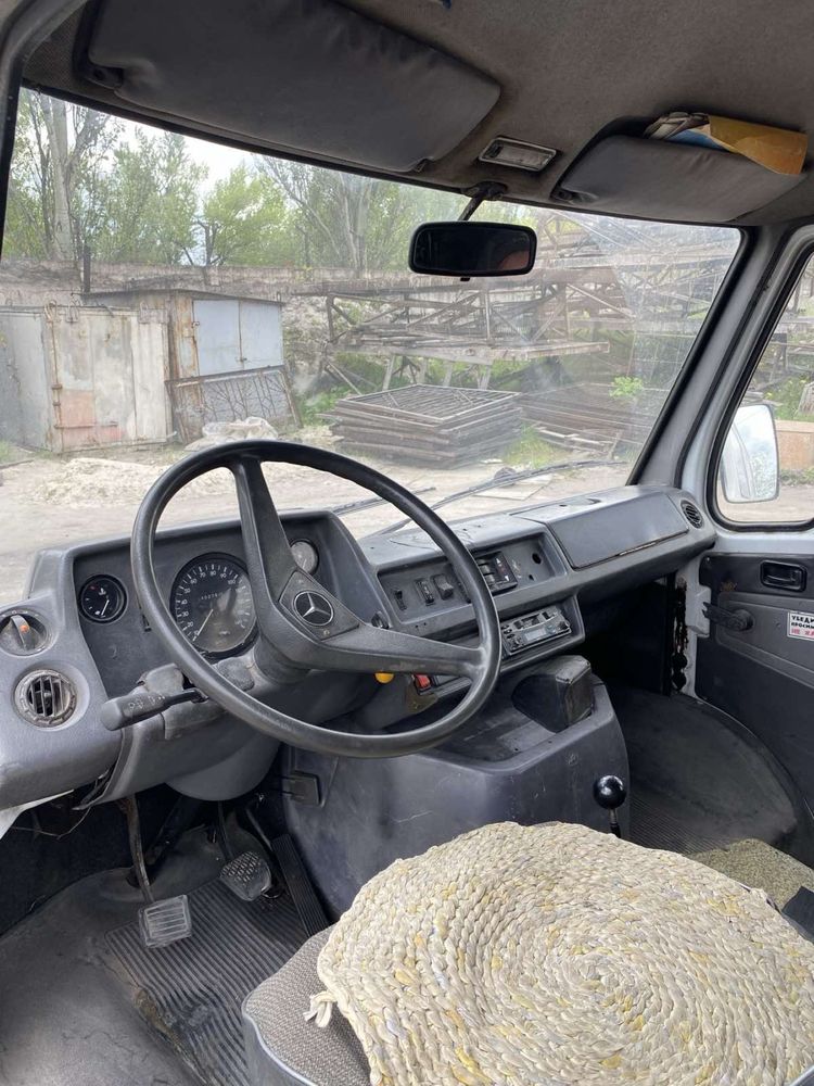 Продам Mercedes-Benz 208D