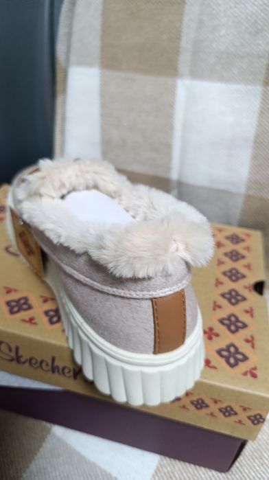 Вони круті.Капці угги від Skechersе.Терм